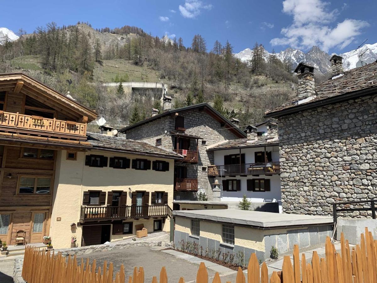 Casa Ornella Appartement Courmayeur Buitenkant foto